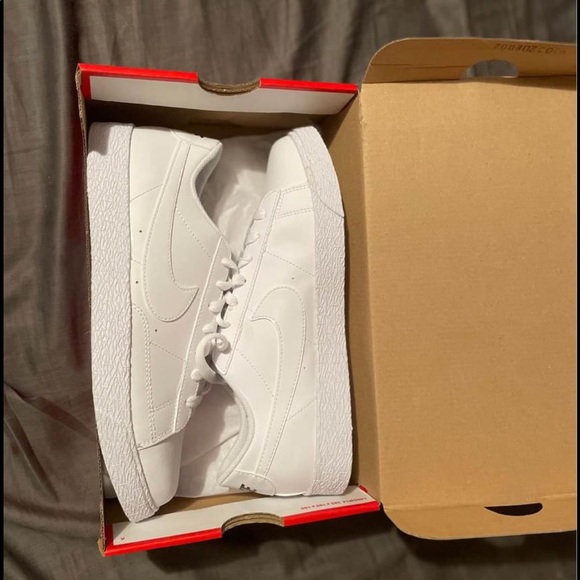 Nike sneakers - Picture 9 of 10